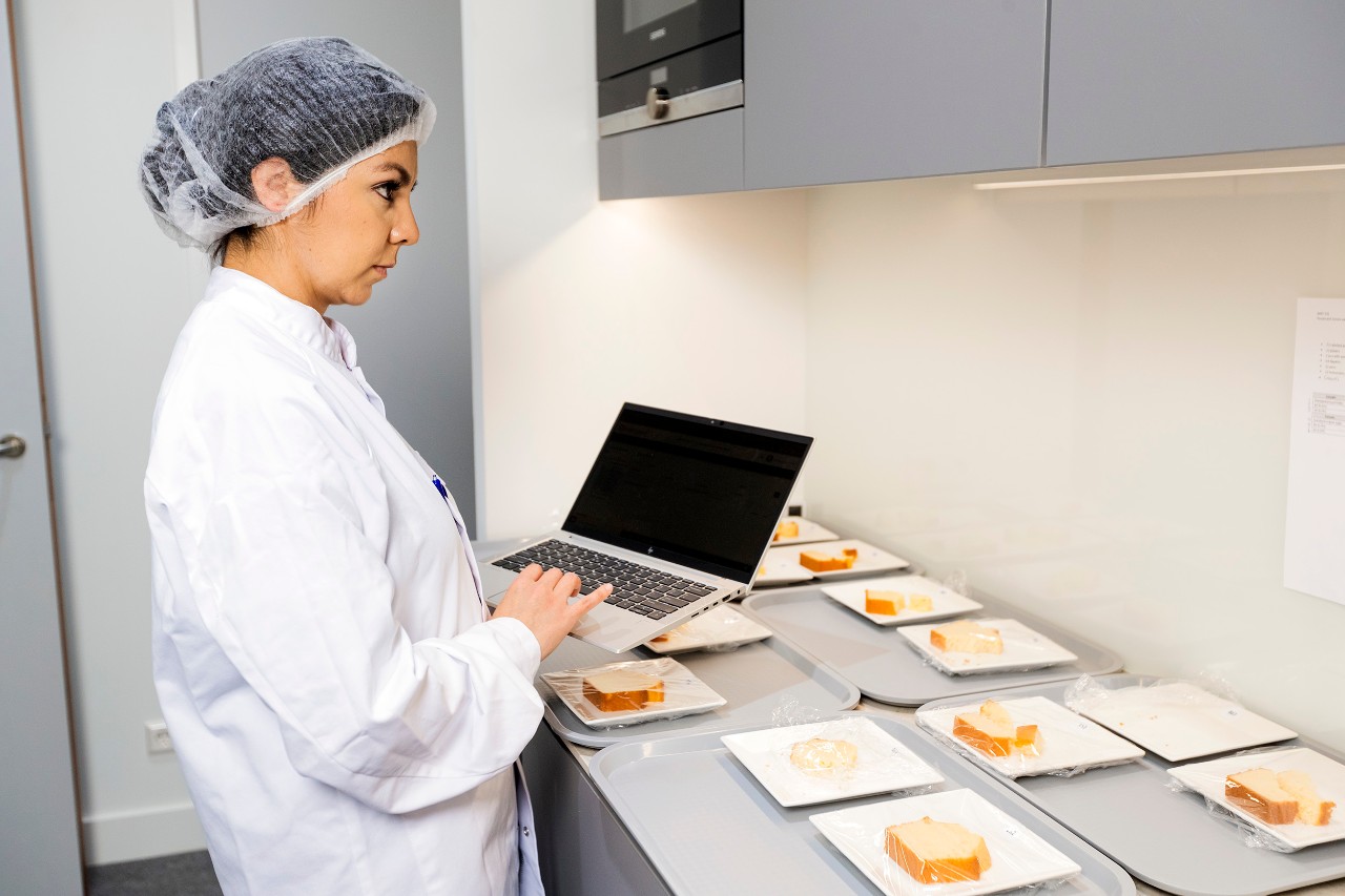 Preparation for sensory evaluation of sweet bakery products